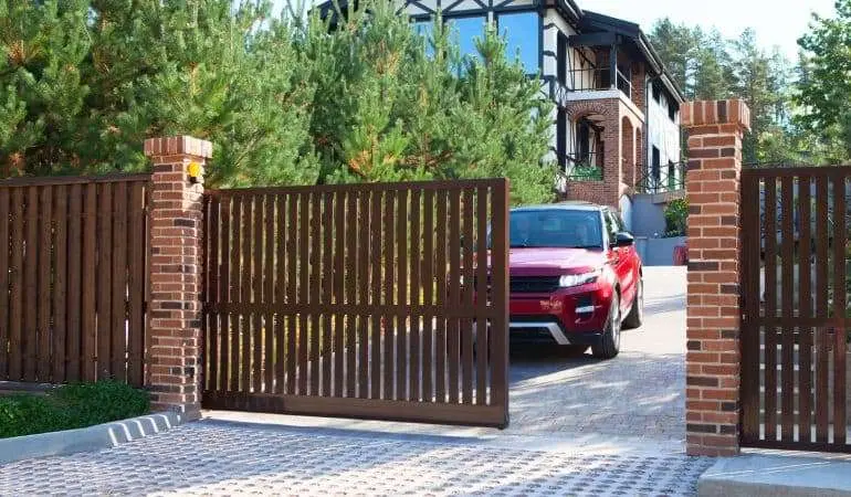 Откатные ворота в Белой Церкви